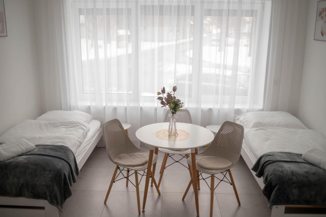 Apartament Rezidence Kbely - Free Parking Praga Zewnętrze zdjęcie
